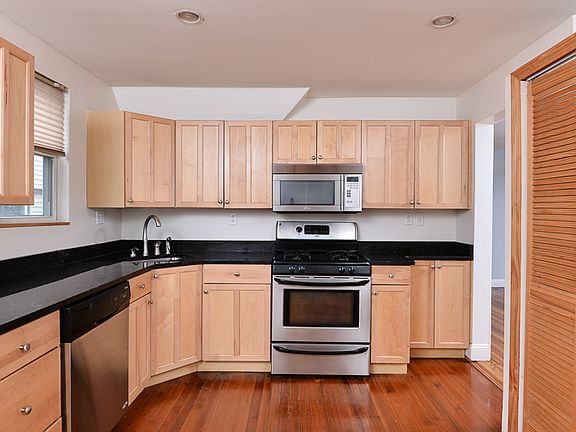 2nd image of 544 Ashmont St #3