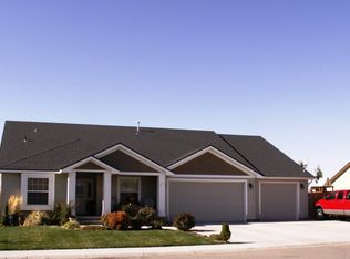 2725 NE Haskett Pl, Mountain Home, ID 83647