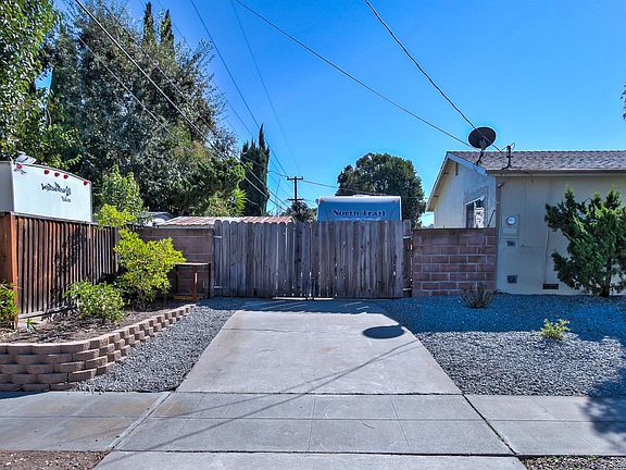 2nd image of 5512 Starcrest Dr