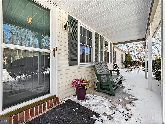 5th image of 1103 Red Oak Dr