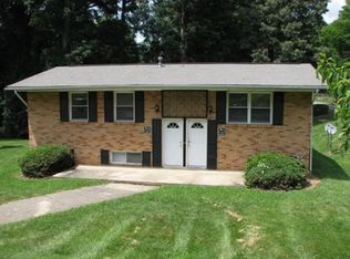 3 Dogwood Ct, Asheville, NC 28805