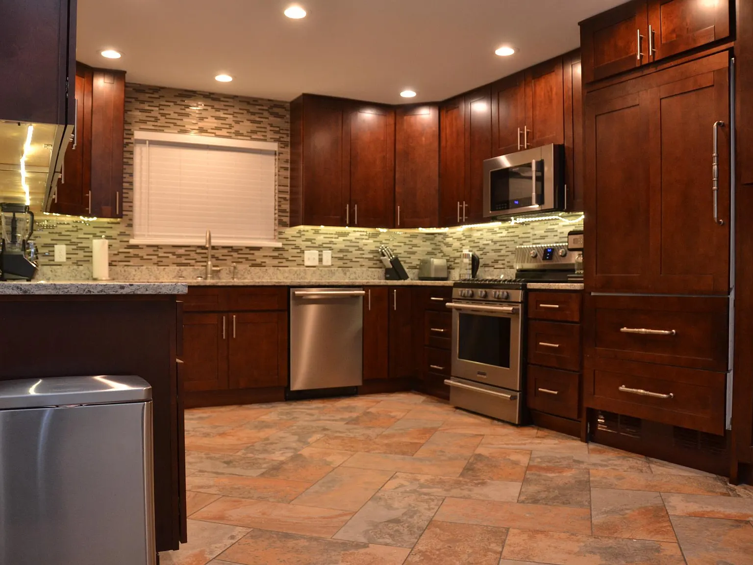 409 N Lea Ave — Photo 2
