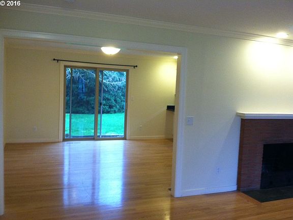 5th image of 4444 SE Washington St