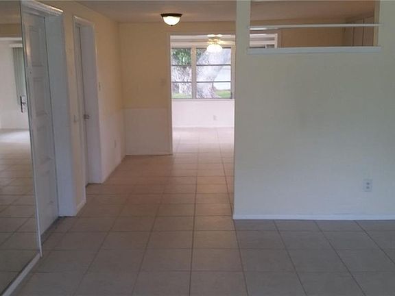 3rd image of 5517 Nutmeg Ave