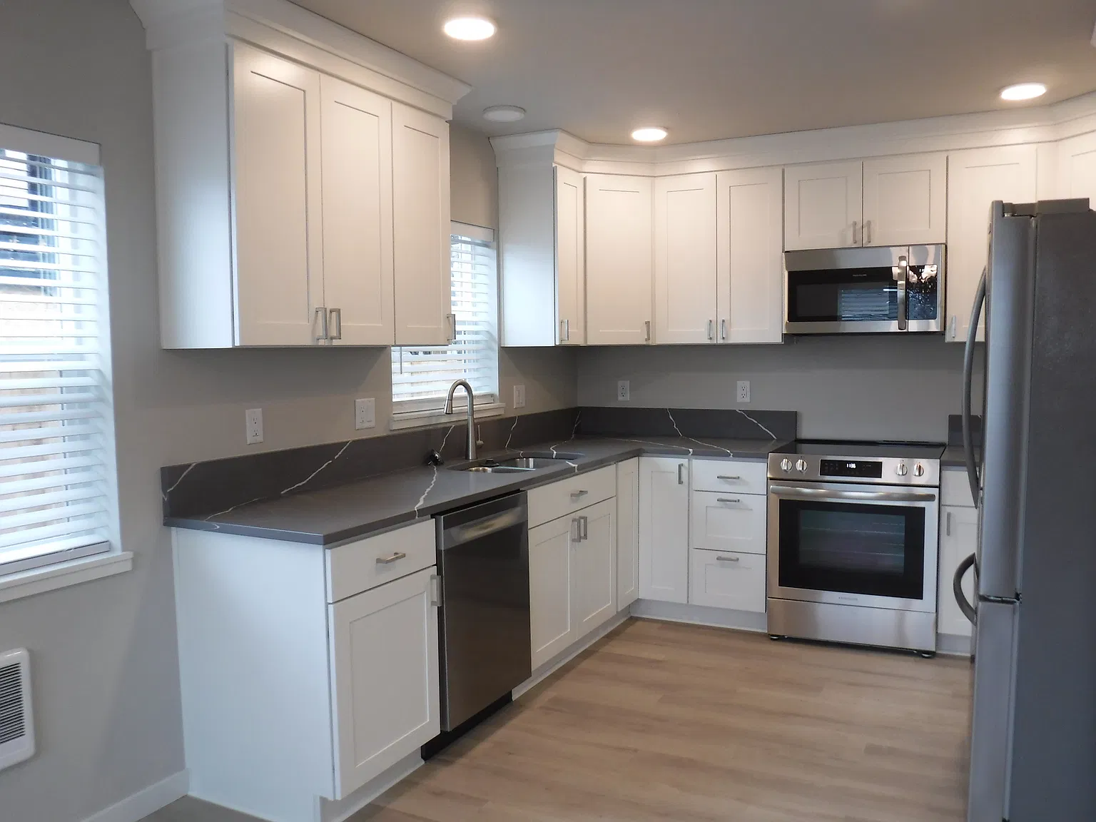 2 bed, 1.5 bath, 1260 sqft, $1,825 — Photo 2