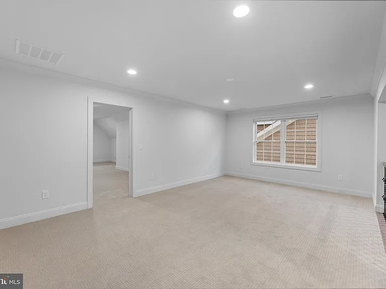 105 Samjan Cir — Photo 39