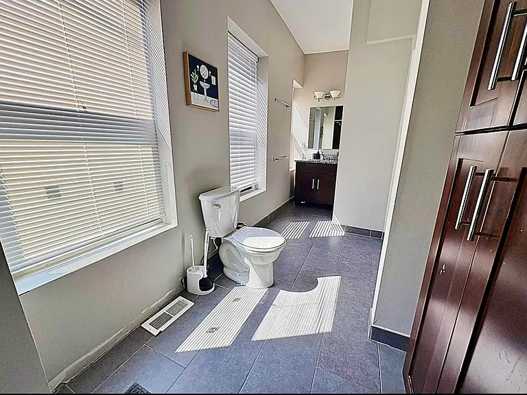 610 N May St #CH — Photo 15