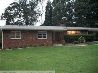 1040 Oakview Rd, High Point, NC 27265