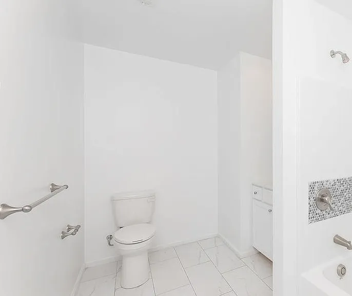 162-170 S Orange Ave #404 — Photo 20