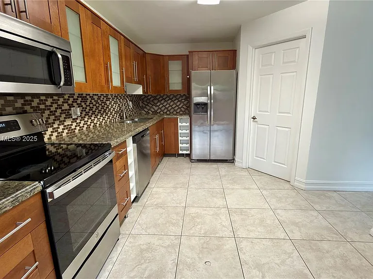 501 Racquet Club Rd — Photo 7