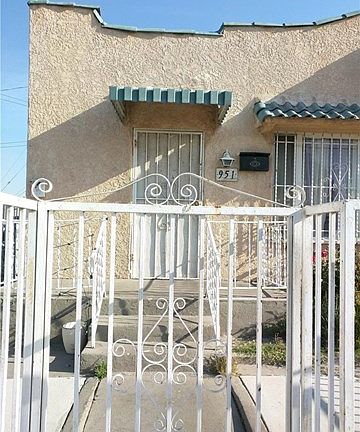3rd image of 949 W 59th Dr