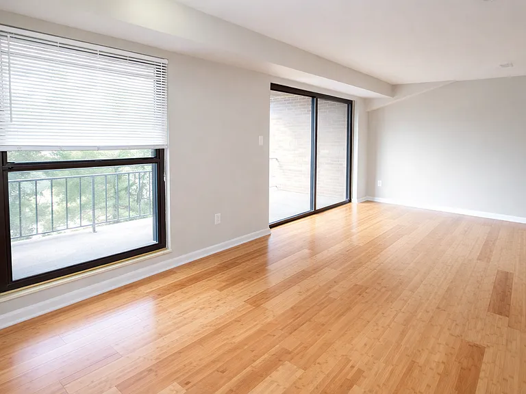 Hardwood 1-Bed