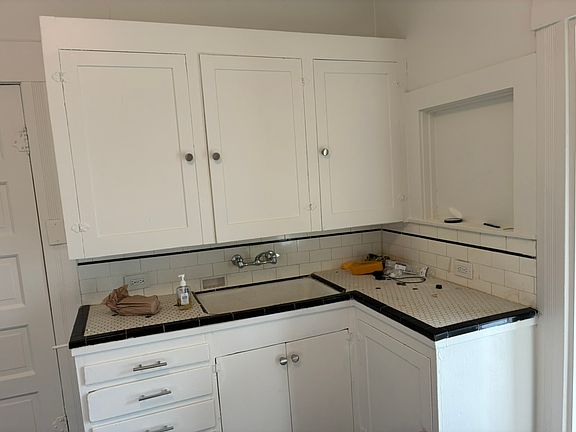 5th image of 3987 Locust St #3987