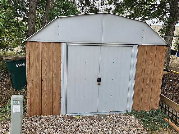 10 x 10 storage shed