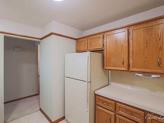 4th image of 1298 Cranbrook Ter NE