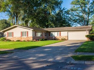 815 Oak Ridge Dr, South Bend, IN 46617