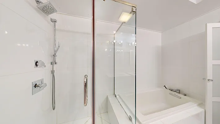 Rented by Bond New York | media 10