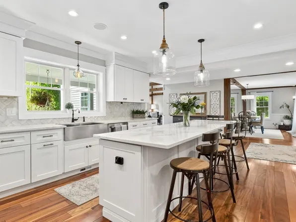 2 Tenney St, Georgetown, MA 01833