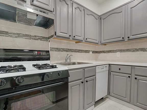 3rd image of 35-20 Leverich St #528