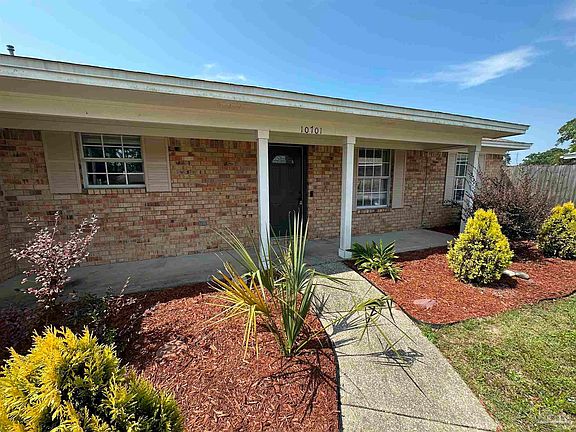 2nd image of 10701 Brook Bend Cir