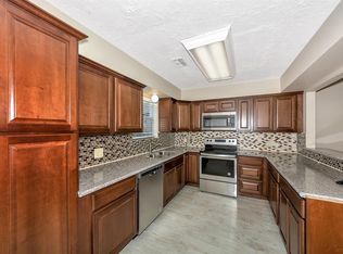 3213 Ohio Ave, Dickinson, TX 77539
