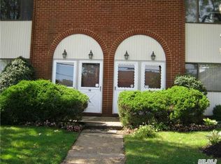 138 McGlynn Pl, Cedarhurst, NY 11516