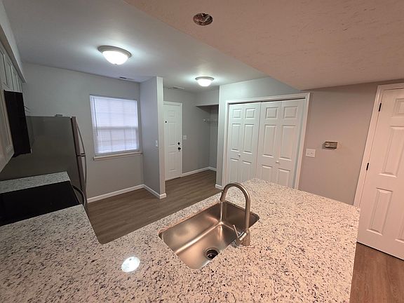 3rd image of 2138 N Garland Ave APT 1