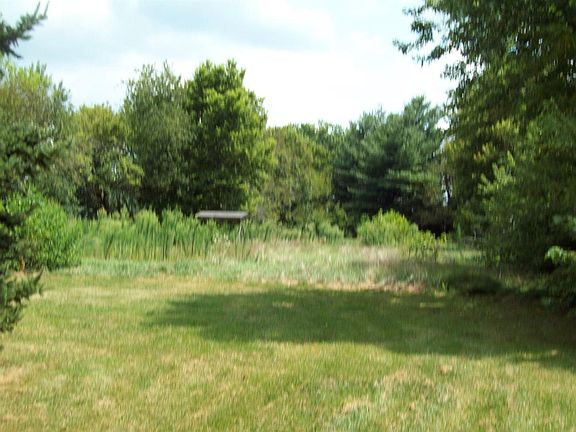 3rd image of 340 Howard Ln