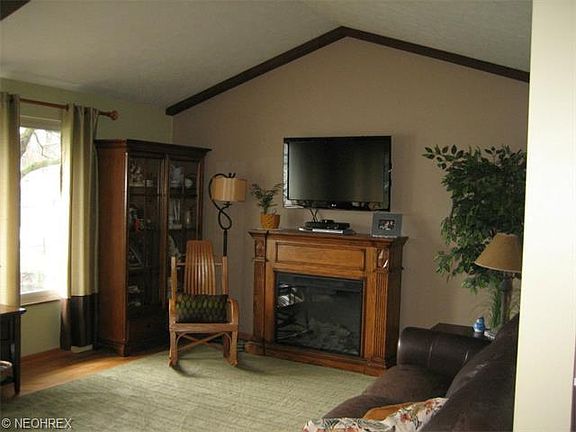 2nd image of 26944 Elizabeth Ln