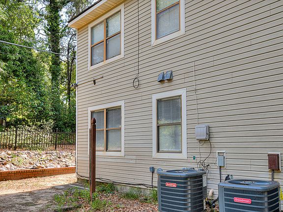 3rd image of 1406 Johns Rd #A