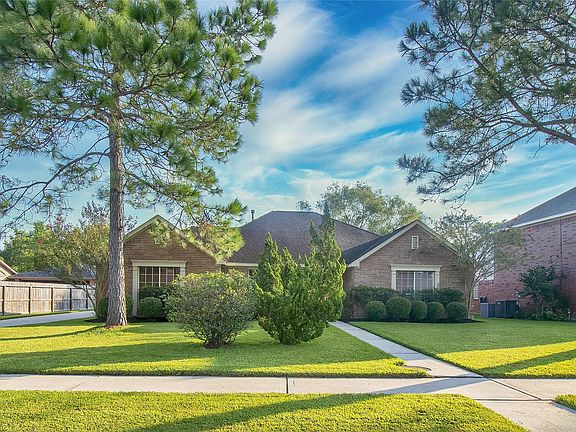2nd image of 1905 Willow Lake Dr