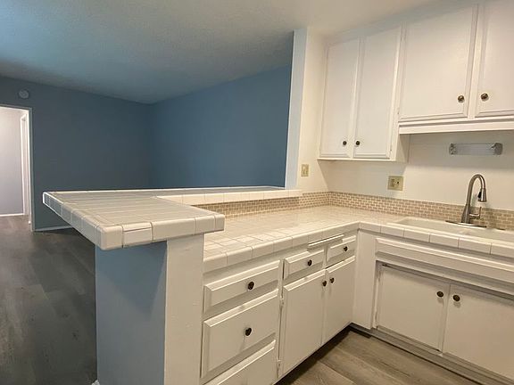 5th image of 1116 Bennett Ave APT 1
