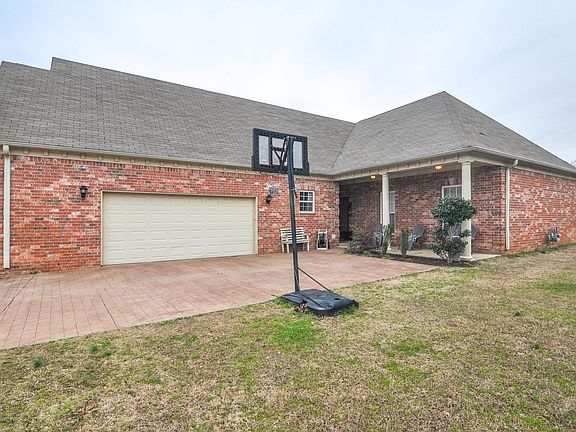 4th image of 1390 Arbor Lake Dr N