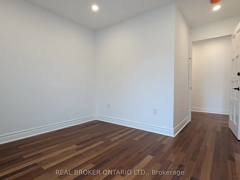 1150 Woodbine Ave #3 — Photo 10