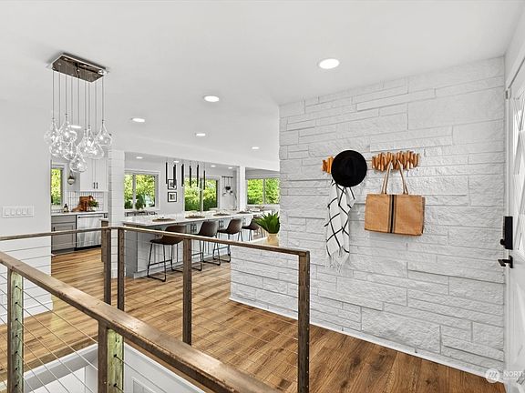 4th image of 19838 5th Avenue NW