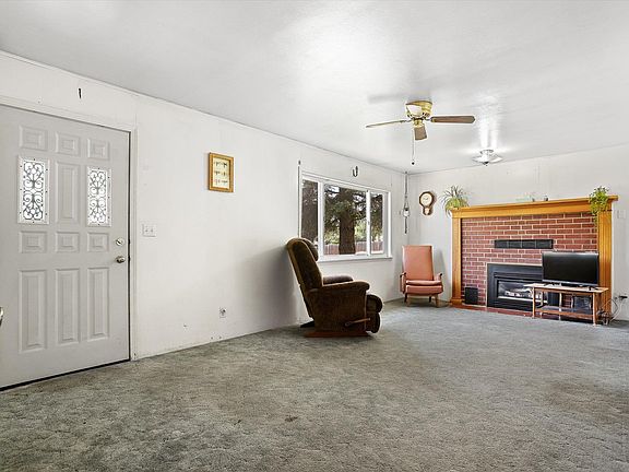 5th image of 619 N Spokane Ave