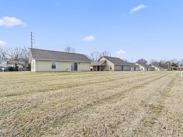 640 E Sunset St — Photo 25
