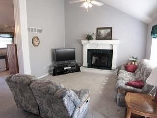 5th image of 7100 N Winchester Ave