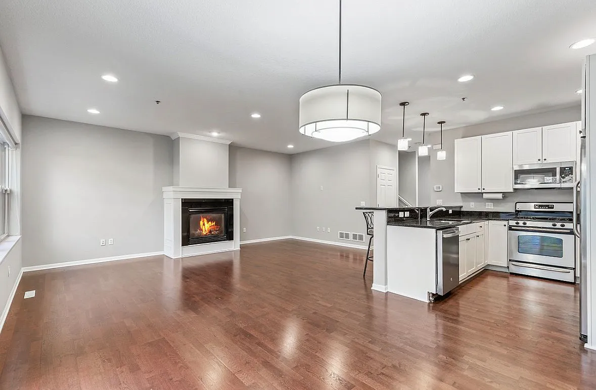 17830 Valley Cove Ct — Photo 2