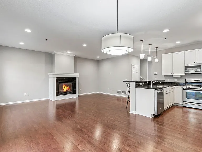 17830 Valley Cove Ct — Photo 2