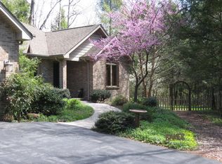 121 Creek View Dr, Crossville, TN 38555
