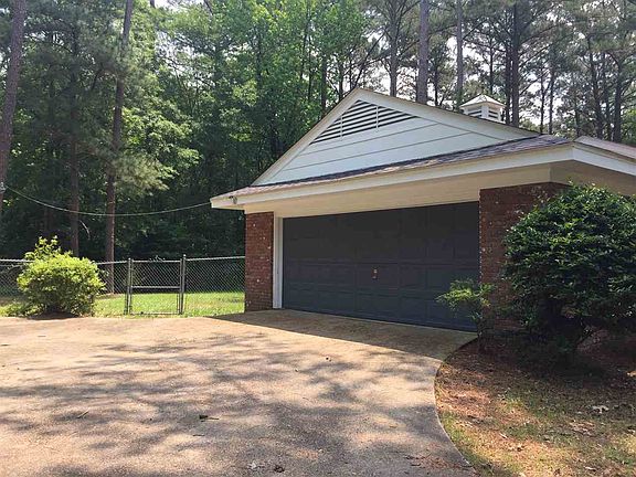 4th image of 1090 Rolling Hills Dr