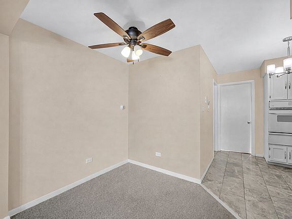 5th image of 12 King Arthur Ct APT 11