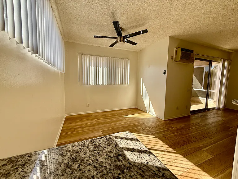 Vine Street Apartments — Photo 44