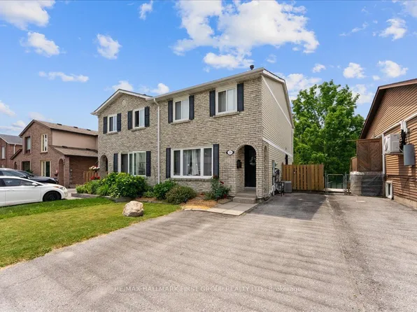 134 Londonderry St, Oshawa, ON L1J 6Z3