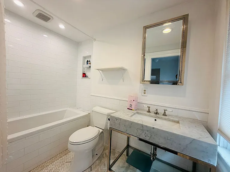 2525 Jane St — Photo 14