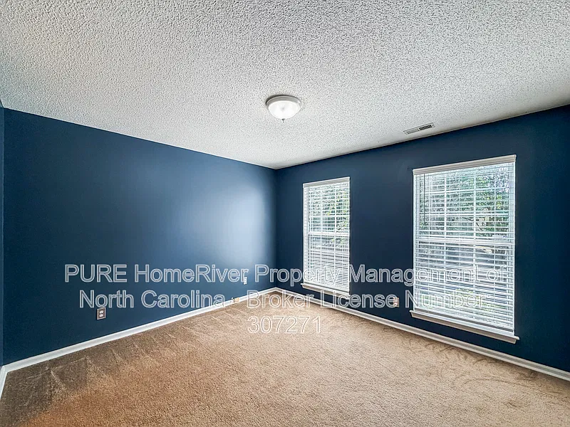 3 bed, 2.5 bath, 1836 sqft, $1,945 — Photo 4