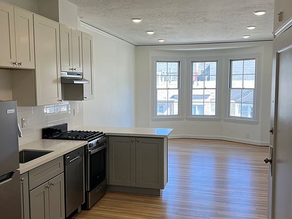 3rd image of 2855 Polk St #302