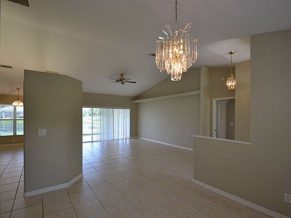 5th image of 4554 35th Avenue Cir E