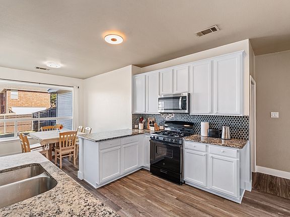 5th image of 1464 Summerhill Dr